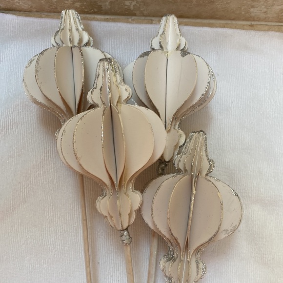 4 Tree Topper Finials. Ivory & Silver. - Picture 2 of 3